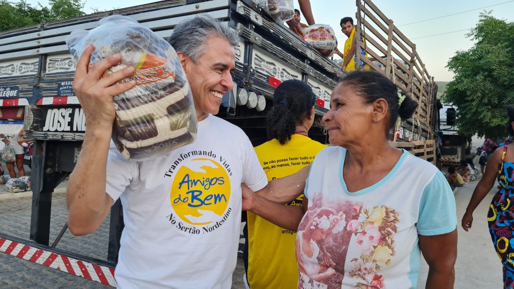 Amigos polacos criam fundação para dar alojamento e alimentação a